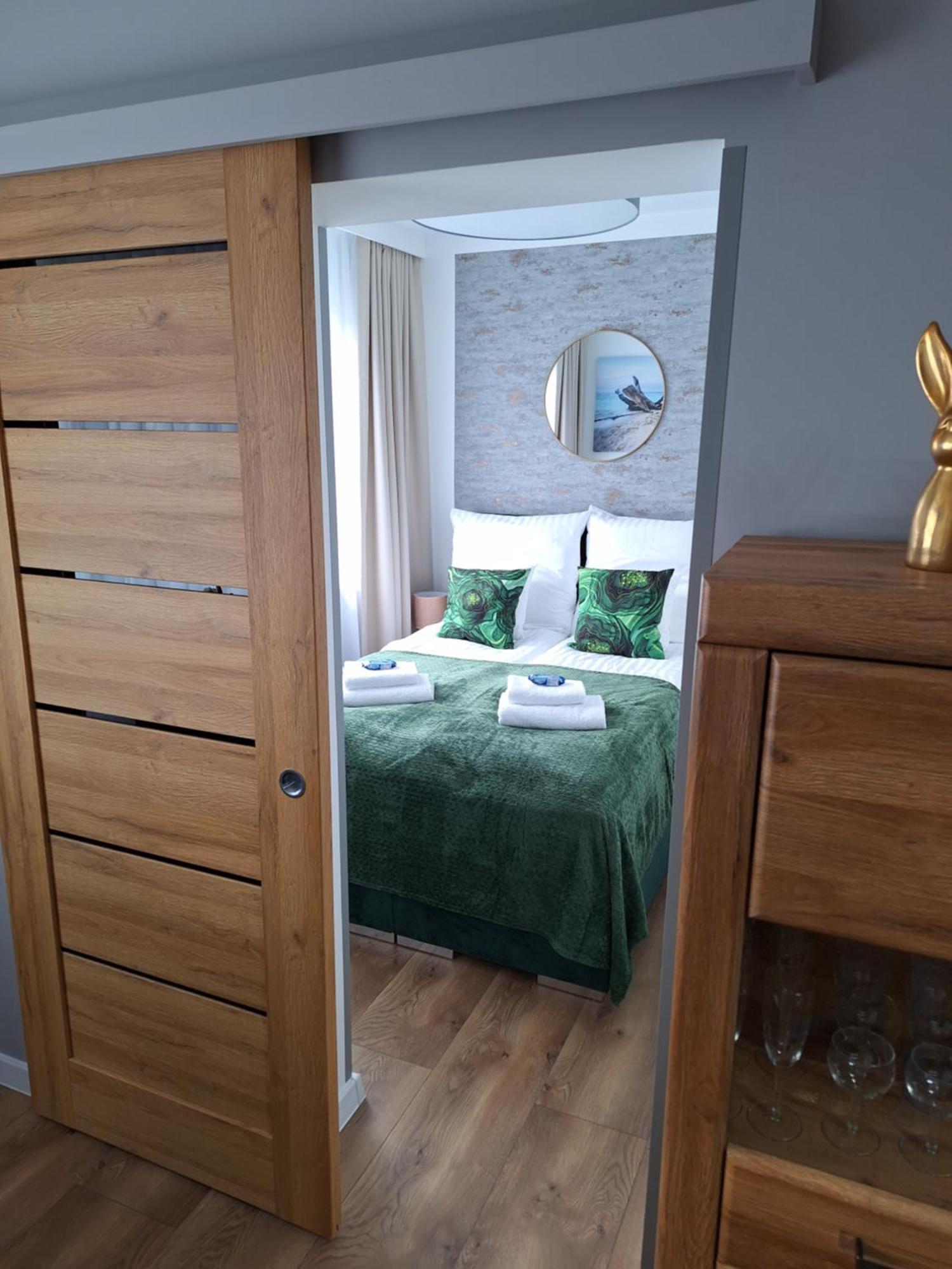 Ananasapart 600 Metrow Morze 300 Metrow Starowka Apartment *