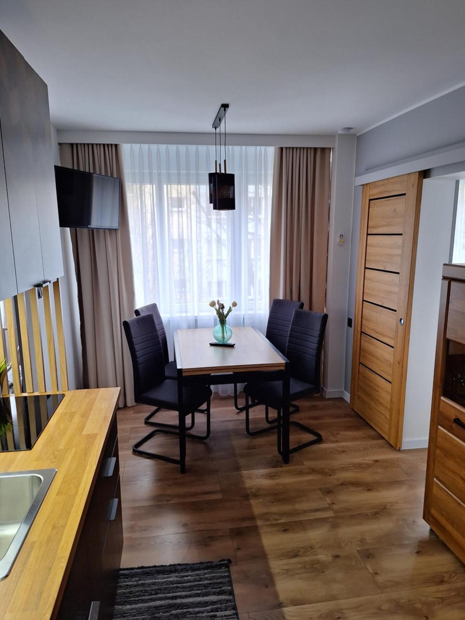 Apartment Ananasapart 600 Metrow Morze 300 Metrow Starowka Kolobrzeg